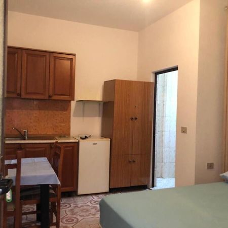 Vila Osmenaj Rent Room Or Apartment Vlore Luaran gambar