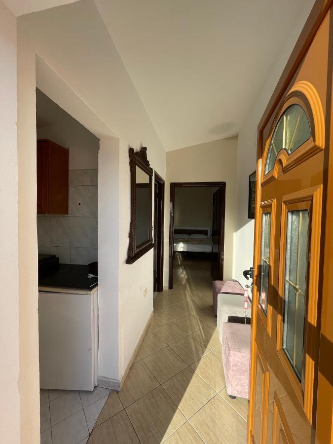 Vila Osmenaj Rent Room Or Apartment Vlore Luaran gambar