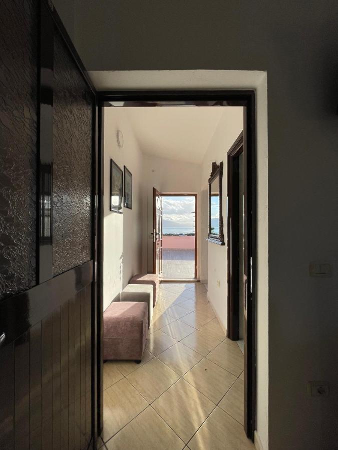 Vila Osmenaj Rent Room Or Apartment Vlore Luaran gambar