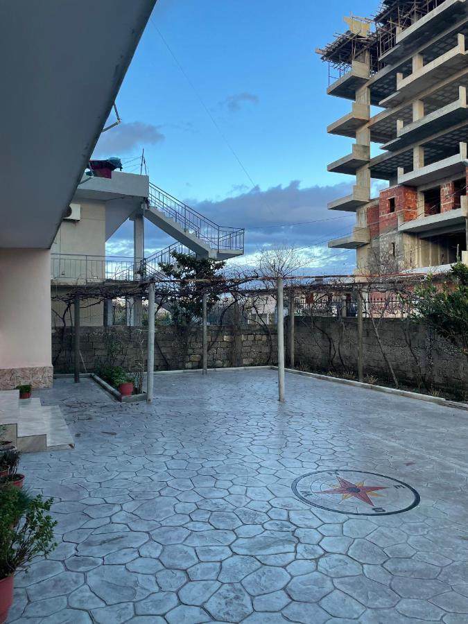 Vila Osmenaj Rent Room Or Apartment Vlore Luaran gambar