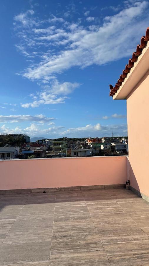Vila Osmenaj Rent Room Or Apartment Vlore Luaran gambar