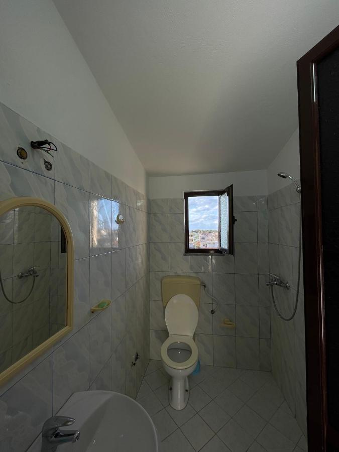 Vila Osmenaj Rent Room Or Apartment Vlore Luaran gambar
