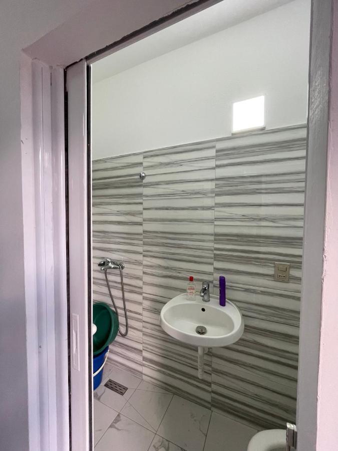 Vila Osmenaj Rent Room Or Apartment Vlore Luaran gambar