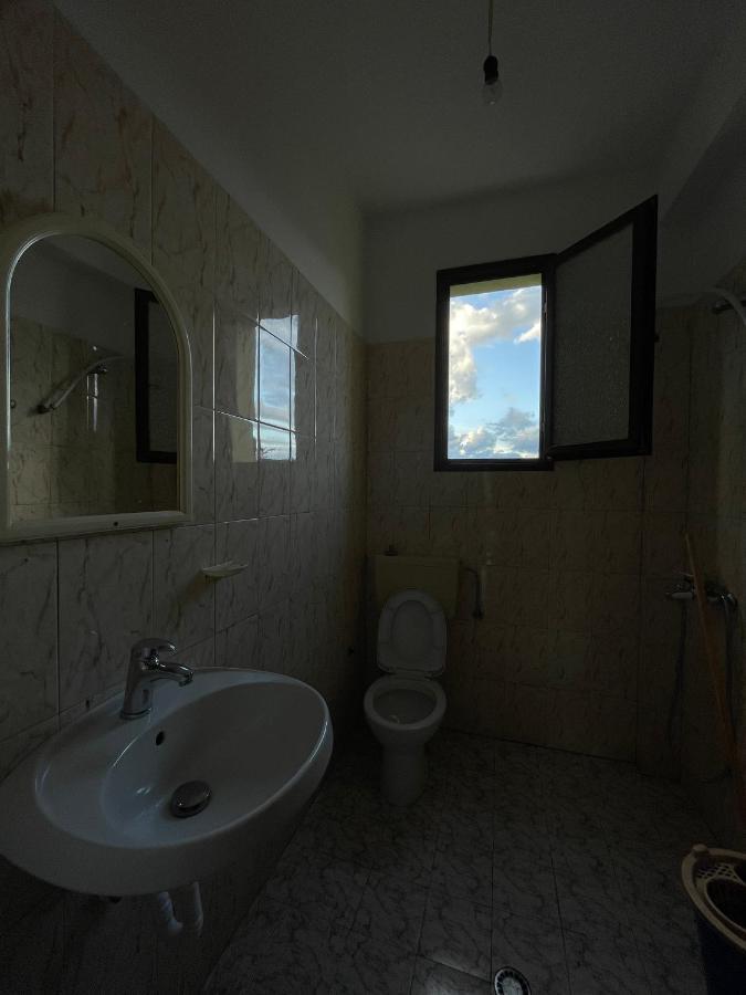 Vila Osmenaj Rent Room Or Apartment Vlore Luaran gambar