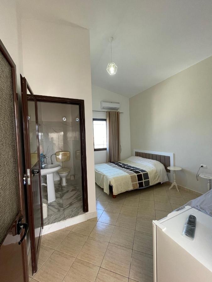 Vila Osmenaj Rent Room Or Apartment Vlore Luaran gambar