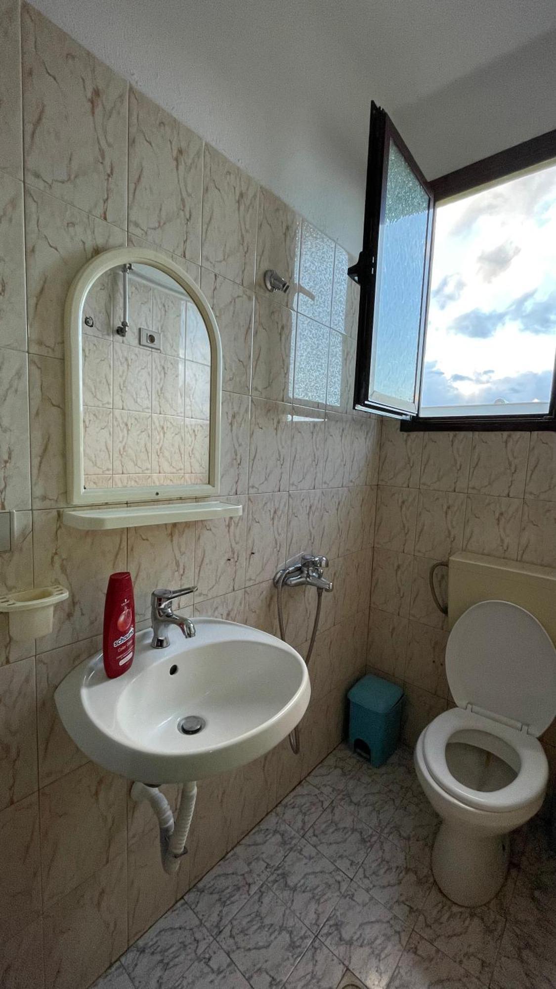 Vila Osmenaj Rent Room Or Apartment Vlore Luaran gambar